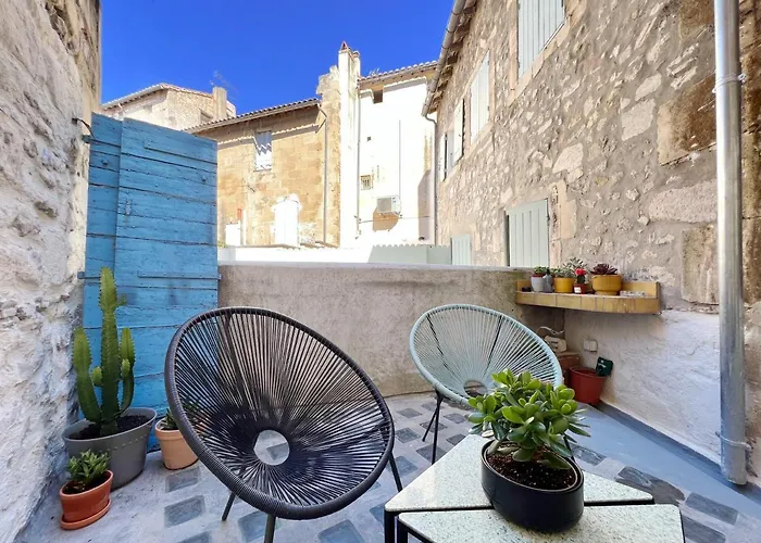 Spacious 2Br In Arles Historical Center With Terrace