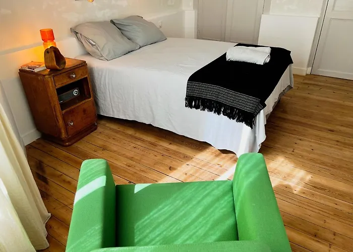 Spacious 2Br In Arles Historical Center With Terrace